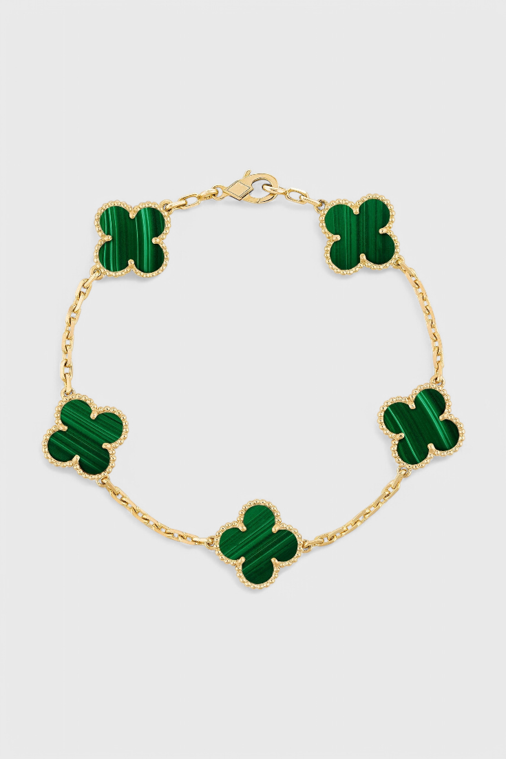 Pulsera con y Elegancia