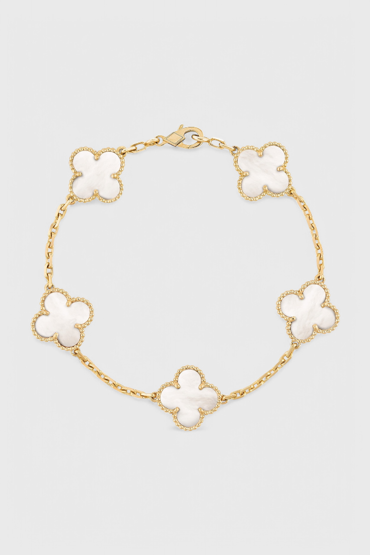 Pulsera con y Elegancia